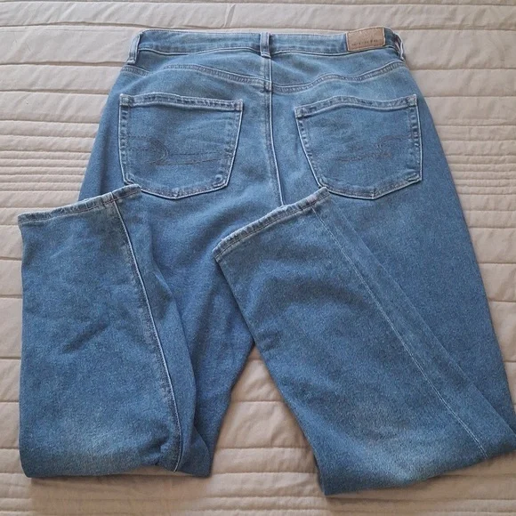 American Eagle Outfitters Highest Rise Mom Jeans - Picture 6 of 14